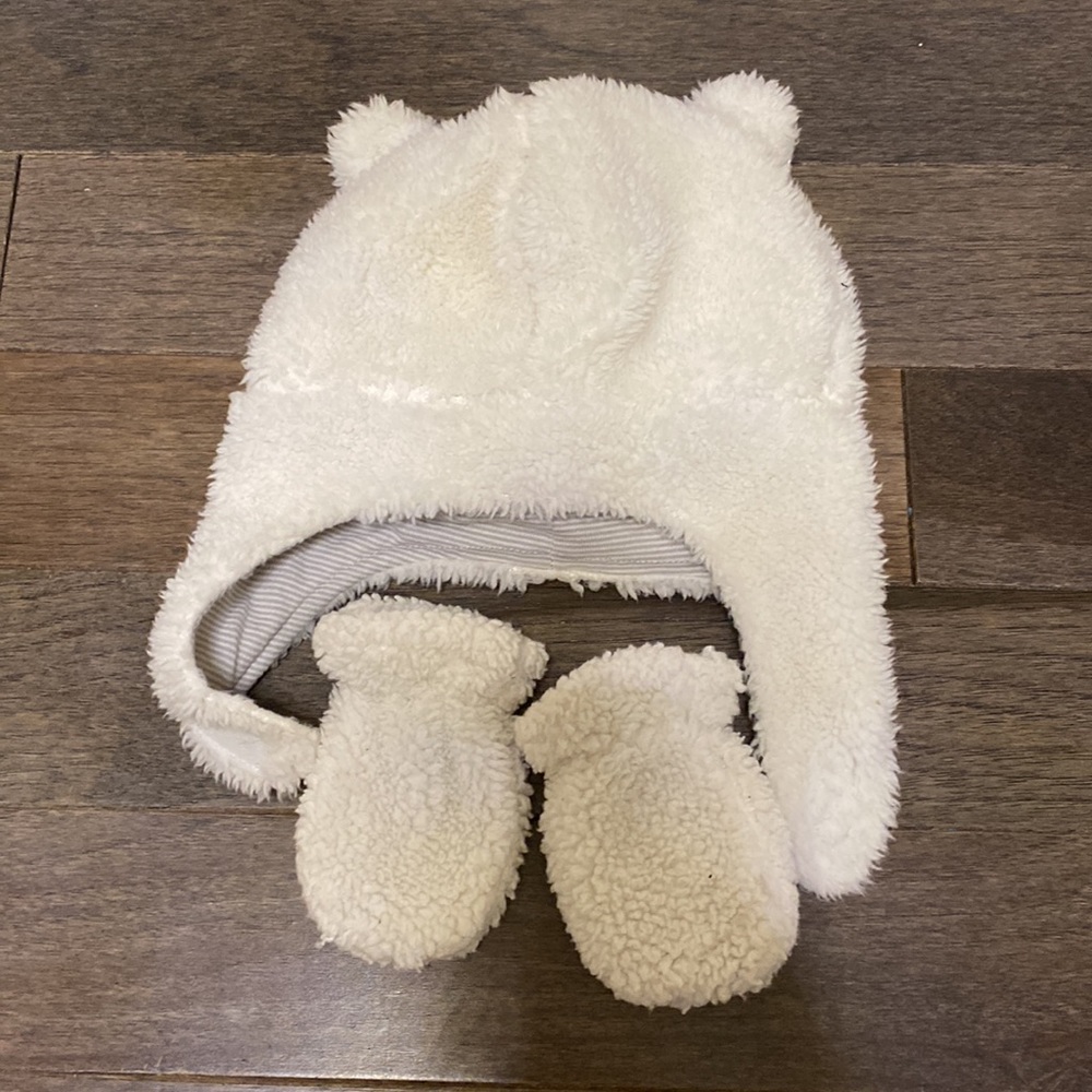 Bundle! H&M and Carters baby girl hats and mittens